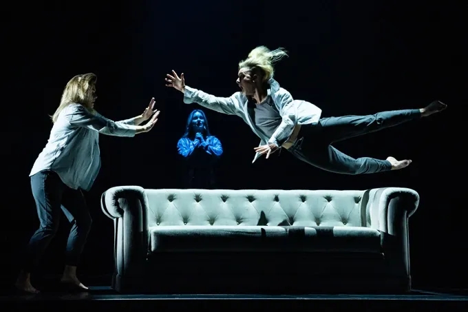 (L to R) Heidi Blickenstaff, Allison Sheppard and Jena VanElslander in the North American Tour of JAGGED LITTLE PILL_ Photo by Matthew Murphy for MurphyMade, 2022